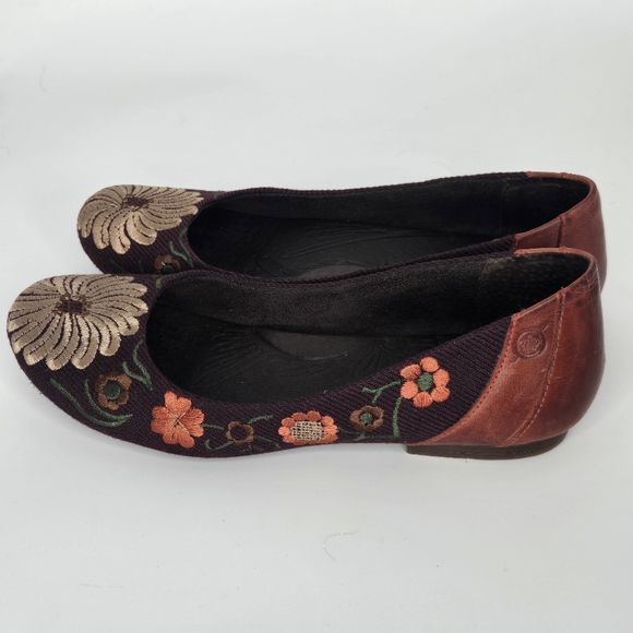 Born GABRIELLE Ballerina Embroidered Flats size 6 Leather and Cloth Floral - Picture 5 of 9